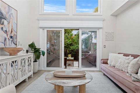Townhouse in Tampa, Florida 3 bedrooms, 189.43 sq.m. № 1855824 - photo 9