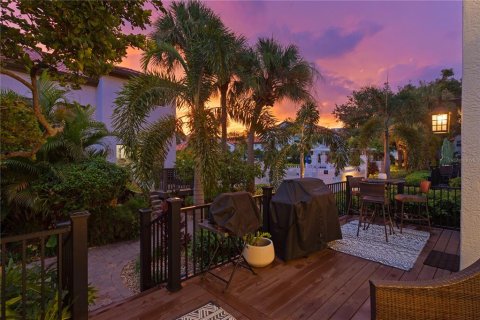 Townhouse in Tampa, Florida 3 bedrooms, 189.43 sq.m. № 1855824 - photo 11