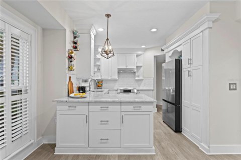 Townhouse in Tampa, Florida 3 bedrooms, 189.43 sq.m. № 1855824 - photo 25