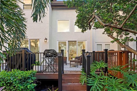 Townhouse in Tampa, Florida 3 bedrooms, 189.43 sq.m. № 1855824 - photo 15