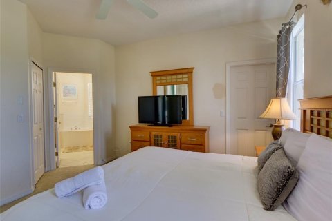 House in Haines City, Florida 5 bedrooms, 252.23 sq.m. № 2166024 - photo 27