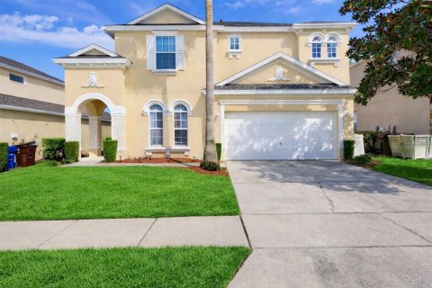 House in Haines City, Florida 5 bedrooms, 252.23 sq.m. № 2166024