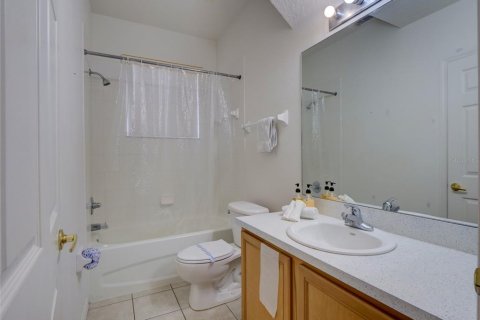 House in Haines City, Florida 5 bedrooms, 252.23 sq.m. № 2166024 - photo 26