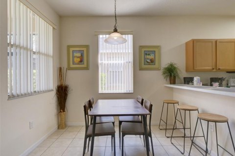 House in Haines City, Florida 5 bedrooms, 252.23 sq.m. № 2166024 - photo 18