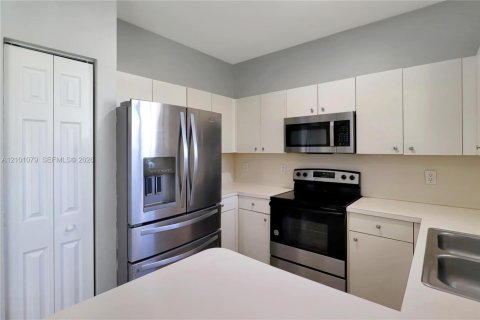 Condo in Homestead, Florida, 3 bedrooms  № 2402459 - photo 5