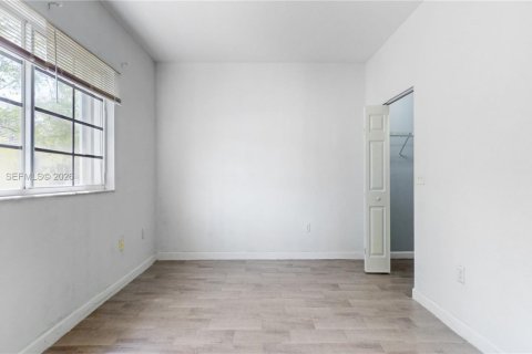 Condo in Homestead, Florida, 3 bedrooms  № 2402459 - photo 8