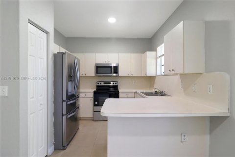 Condo in Homestead, Florida, 3 bedrooms  № 2402459 - photo 4