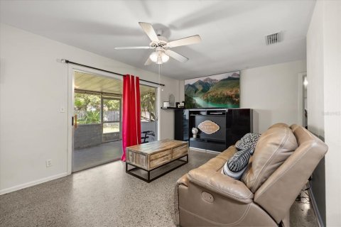 Casa en venta en Orlando, Florida, 3 dormitorios, 132.94 m2 № 1918226 - foto 5
