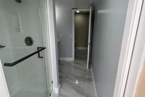 Townhouse in Palm Beach Gardens, Florida 3 bedrooms, 118.54 sq.m. № 1953729 - photo 22