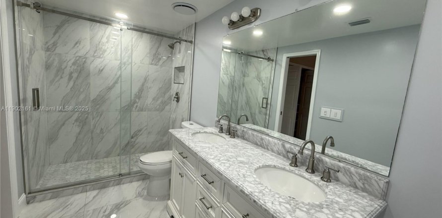 Townhouse in Palm Beach Gardens, Florida 3 bedrooms, 118.54 sq.m. № 1953729