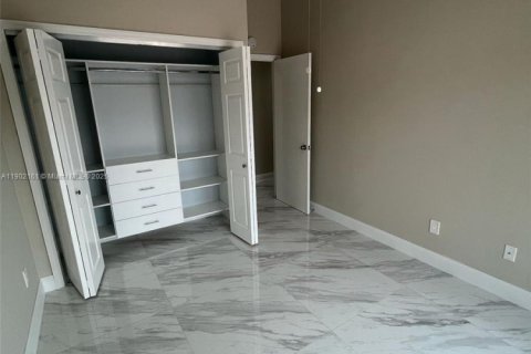 Townhouse in Palm Beach Gardens, Florida 3 bedrooms, 118.54 sq.m. № 1953729 - photo 15