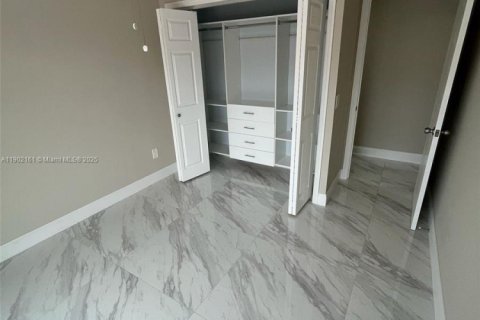 Townhouse in Palm Beach Gardens, Florida 3 bedrooms, 118.54 sq.m. № 1953729 - photo 14