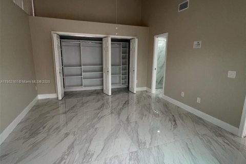 Townhouse in Palm Beach Gardens, Florida 3 bedrooms, 118.54 sq.m. № 1953729 - photo 4