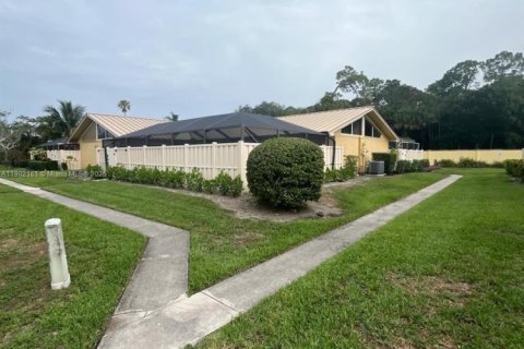 Townhouse in Palm Beach Gardens, Florida 3 bedrooms, 118.54 sq.m. № 1953729 - photo 30