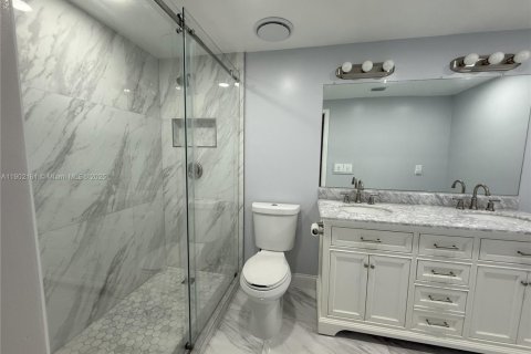 Townhouse in Palm Beach Gardens, Florida 3 bedrooms, 118.54 sq.m. № 1953729 - photo 2