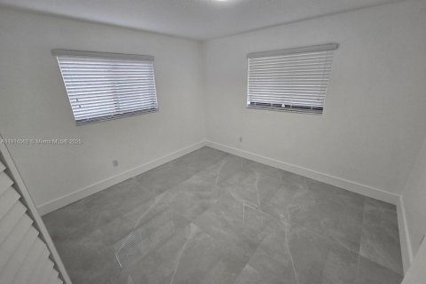 Villa ou maison à louer à Cutler Bay, Floride: 4 chambres, 122.54 m2 № 1971357 - photo 16