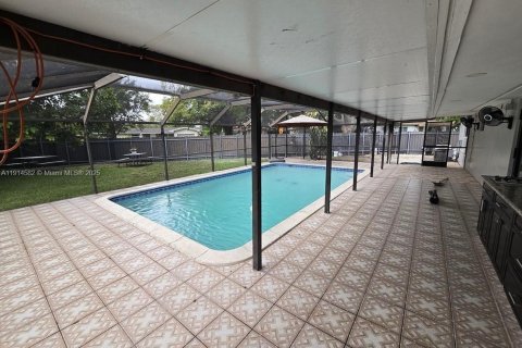 Villa ou maison à louer à Cutler Bay, Floride: 4 chambres, 122.54 m2 № 1971357 - photo 22
