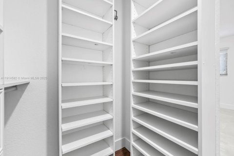 Villa ou maison à louer à Cutler Bay, Floride: 4 chambres, 122.54 m2 № 1971357 - photo 28