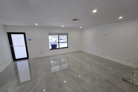 Villa ou maison à louer à Cutler Bay, Floride: 4 chambres, 122.54 m2 № 1971357 - photo 19