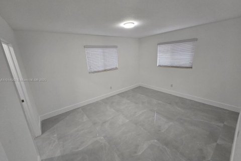 Villa ou maison à louer à Cutler Bay, Floride: 4 chambres, 122.54 m2 № 1971357 - photo 15