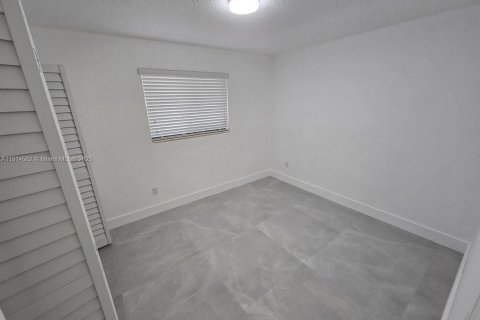 Villa ou maison à louer à Cutler Bay, Floride: 4 chambres, 122.54 m2 № 1971357 - photo 12