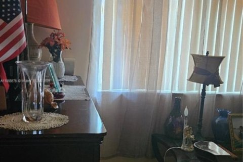 Condominio en venta en Lauderdale Lakes, Florida, 2 dormitorios, 89.19 m2 № 2012502 - foto 20