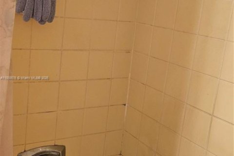 Condominio en venta en Lauderdale Lakes, Florida, 2 dormitorios, 89.19 m2 № 2012502 - foto 13