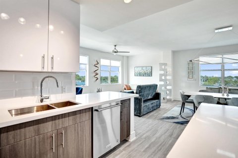 Condo in Delray Beach, Florida, 2 bedrooms  № 2177532 - photo 26