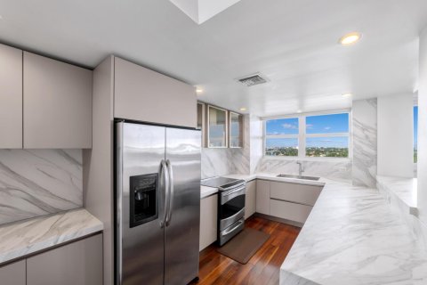 Condo in Fort Lauderdale, Florida, 2 bedrooms № 2391976 - photo 4