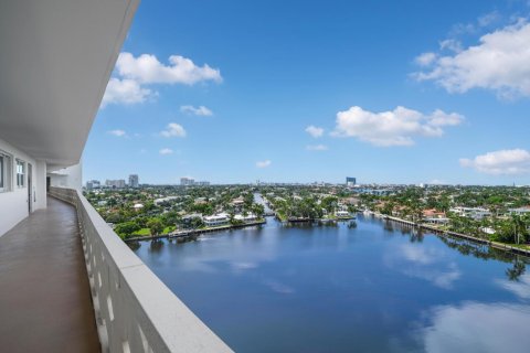 Condo in Fort Lauderdale, Florida, 2 bedrooms № 2391976 - photo 8
