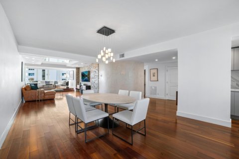 Condo in Fort Lauderdale, Florida, 2 bedrooms № 2391976 - photo 2