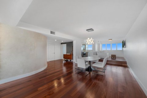 Condo in Fort Lauderdale, Florida, 2 bedrooms № 2391976 - photo 17