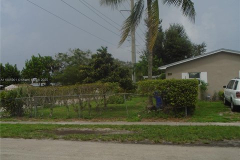 Casa en venta en Hollywood, Florida, 4 dormitorios, 121.7 m2 № 1932753 - foto 9