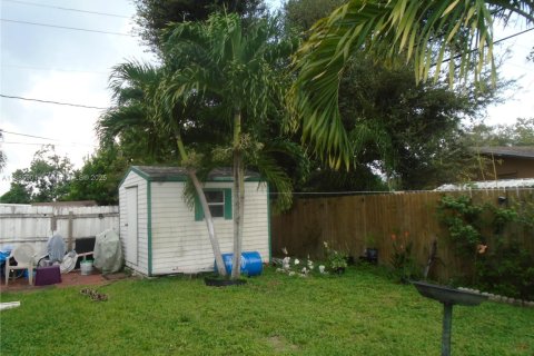 Casa en venta en Hollywood, Florida, 4 dormitorios, 121.7 m2 № 1932753 - foto 14