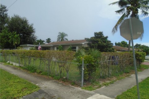 Casa en venta en Hollywood, Florida, 4 dormitorios, 121.7 m2 № 1932753 - foto 7
