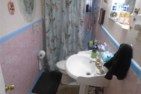 Casa en venta en Hollywood, Florida, 4 dormitorios, 121.7 m2 № 1932753 - foto 30