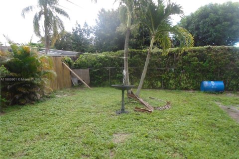 Casa en venta en Hollywood, Florida, 4 dormitorios, 121.7 m2 № 1932753 - foto 16