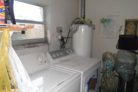 Casa en venta en Hollywood, Florida, 4 dormitorios, 121.7 m2 № 1932753 - foto 21