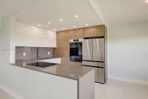 Condo in Coconut Creek, Florida, 2 bedrooms  № 1806130 - photo 23