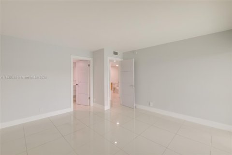 Condo in Coconut Creek, Florida, 2 bedrooms  № 1806130 - photo 28
