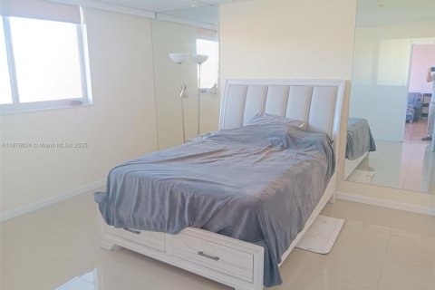 Condominio en venta en North Miami Beach, Florida, 2 dormitorios, 103.12 m2 № 1923043 - foto 11