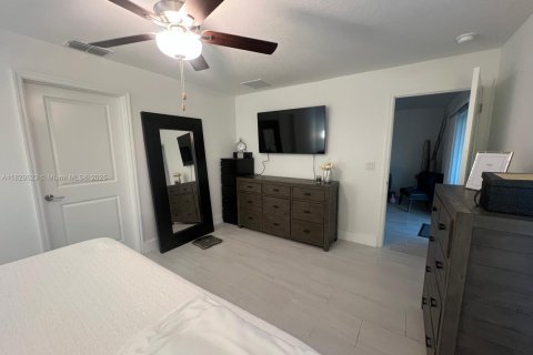 House in Plant City, Florida 3 bedrooms, 134.8 sq.m. № 1814699 - photo 11