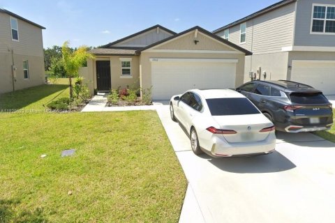 House in Plant City, Florida 3 bedrooms, 134.8 sq.m. № 1814699 - photo 1