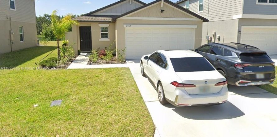 House in Plant City, Florida 3 bedrooms, 134.8 sq.m. № 1814699