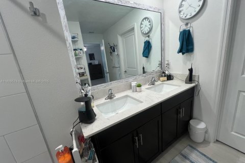 House in Plant City, Florida 3 bedrooms, 134.8 sq.m. № 1814699 - photo 12