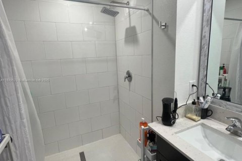 House in Plant City, Florida 3 bedrooms, 134.8 sq.m. № 1814699 - photo 14