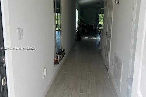 House in Plant City, Florida 3 bedrooms, 134.8 sq.m. № 1814699 - photo 3