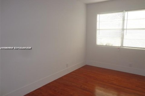 Condo in Sunrise, Florida, 3 bedrooms  № 2030781 - photo 4