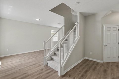 Casa en venta en Land O' Lakes, Florida, 3 dormitorios, 230.58 m2 № 2166973 - foto 5