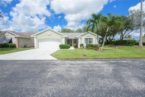 House in Homestead, Florida 3 bedrooms, 143.81 sq.m. № 1981480 - photo 23